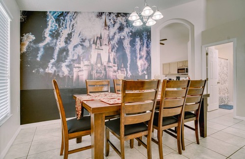 Lake Berkley House | Disney themed 5 bd/3 ba House w/Pool & Hot Tub in Kissimmee