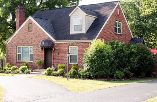 Lynchburg House | Distiller's Cottage -walking distance to the Distillery-Pet friendly