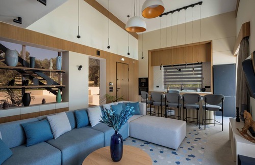 Adele Villa | Dive into Bliss: Summer Oasis of Elegance & Joy