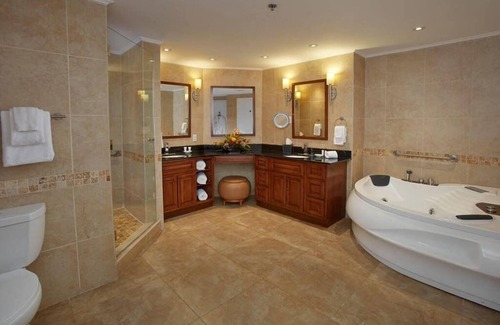 Palm Beach Resort | Divi Aruba Phoenix Beach Resort & Spa, Hot Tub RW