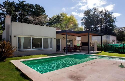 Del Viso Apartment | Divina casa con parque y Pileta Climatizada en barrio cerrado