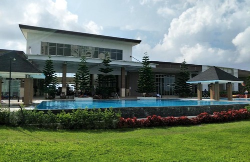 Tagaytay Apartment | Divina Grasya Tagaytay Condo Facing Taal