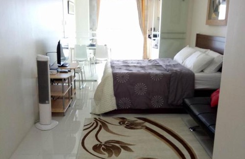 Tagaytay Apartment | Divina Grasya Tagaytay Condo Facing Taal
