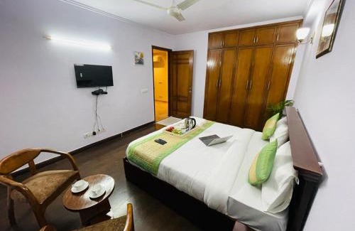 Saket Apartment | Divine India Service Apartment 4Bhk,D-36, Saket