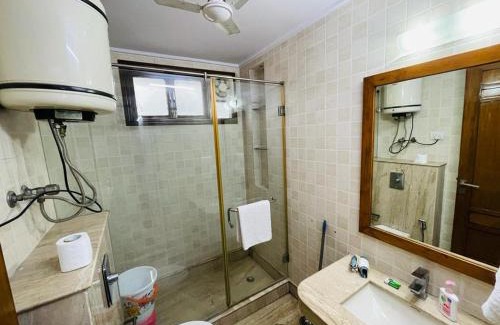 Saket Apartment | Divine India Service Apartment 4Bhk,D-36, Saket