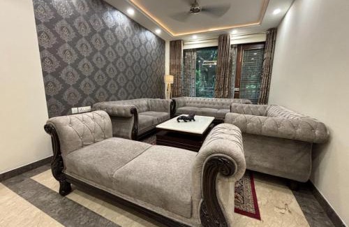 Saket Apartment | Divine India Service Apartment 3Bhk,J-223 Saket