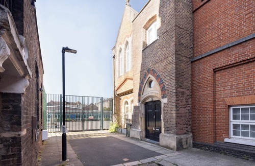 Somers Town Apartment | Divine Mezzanine, by Veeve