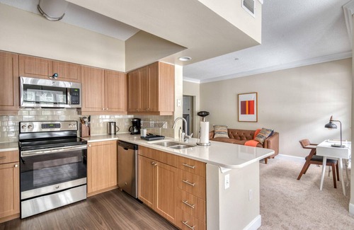 Waltham Apartment | Divine Waltham 1BR w/Gym & Laundry, nr Shops & Groceries, by Blueground