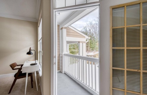 Waltham Apartment | Divine Waltham 1BR w/Gym & Laundry, nr Shops & Groceries, by Blueground