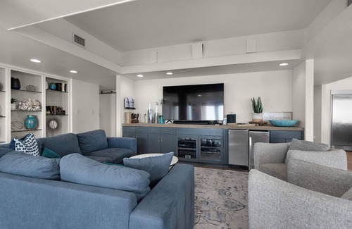 Villa Segunda House | 👑Dixie Queen👑 Iconic Beachfront Retreat with Gulf Views + Swim Spa + Elevator