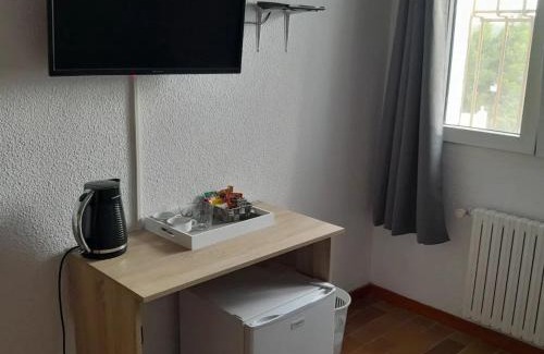 Ayora Bed & Breakfast | DJM Palms - Shared Casa Rural - Casa Rural Compartida - No es una casa privada