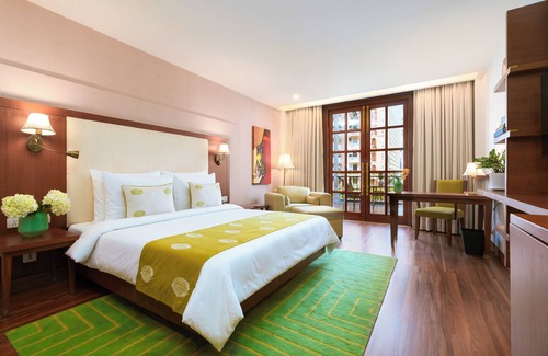 DLF Phase 5 Hotel | DLF Club 5