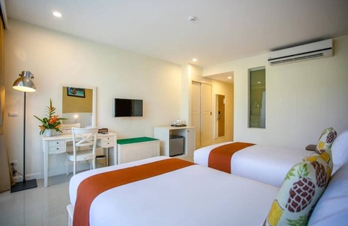 Krabi House | DLXG-RB HULA, 1.9km 6min drive to Ao Nang Beach