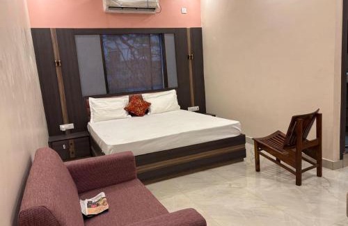 Varanasi House | Dm Paying Guest House