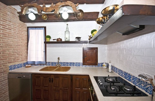 Torremanzanas House | Do you need to take a break between mountains in a charming village in Alicante?