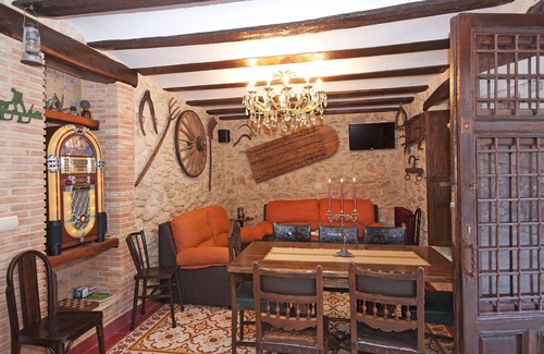 Torremanzanas House | Do you need to take a break between mountains in a charming village in Alicante?