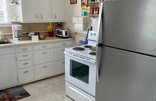 Randolph House | Doc's Hideaway, a Pet Friendly Home Near Manhattan