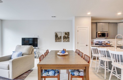 Greenwood House | Dock Access: Pet-Friendly Lake Greenwood Gem!