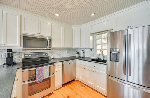 Groveoak House | Dock + Panoramic Views: Guntersville Lake Retreat!