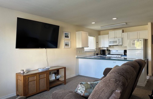 Crescent City House | Dock Walk 1- Cozy 3 bed/2 bath near beaches