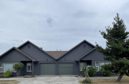 Crescent City House | Dock Walk 1- Cozy 3 bed/2 bath near beaches