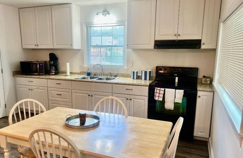 Clarksville House | Dockside Dreamz #2 w/beach and dock - Close to Clarksville and Bluestone launch