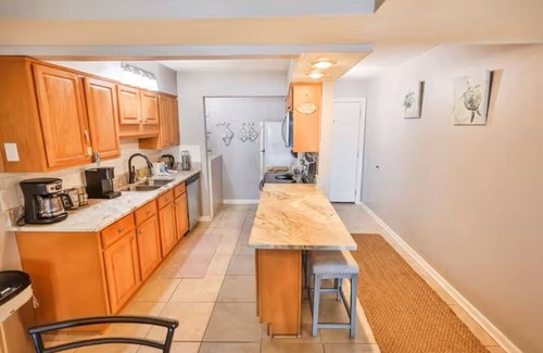 Mary Esther Condo | Dockside Escape – Poolside Coastal Stay for 4