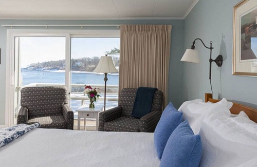 York Hotel | Dockside Guest Quarters & Restaurant