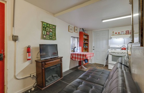 Cold Springs Cottage | Dodge Ridge Pinecrest Mountain Cabin: Near Hiking!