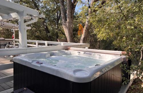 Oakhurst House | Doe Cabin Hot Tub/Playground/Game Room and more