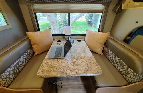 Fort Pierce House | Dog Friendly 1-bedroom camper/RV