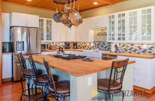 Oregon Coast House | Dog Friendly, Beautiful home on large fenced property. Ping Pong table with Basketball Game!