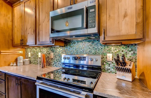 Grand Lake Cabin | Dog-Friendly Cabin in the Heart of Grand Lake!
