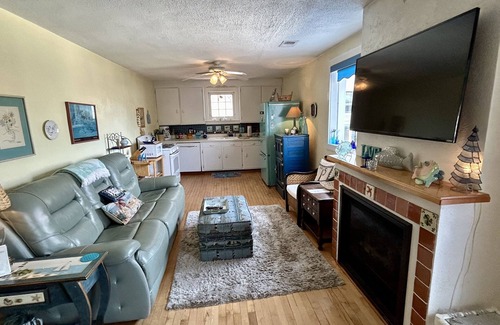 Isle of Palms Cottage | Dog-friendly Cottage! 3/30 night stays year-round! 7 Night/Monthly Discounts!