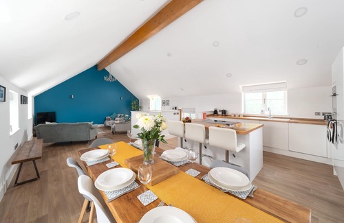 Barnstaple House | Dog friendly countryside cottage, close to the coast