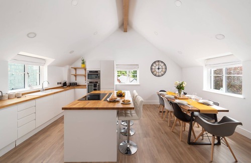 Barnstaple House | Dog friendly countryside cottage, close to the coast