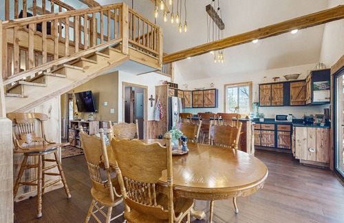 Dandridge Cabin | Dog friendly cozy lake front cabin w/Wi-Fi, dual decks, private dock, play yard