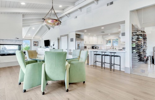 Paso Robles House | Dog-friendly Devi Vineyard home with pool, W/D & central AC