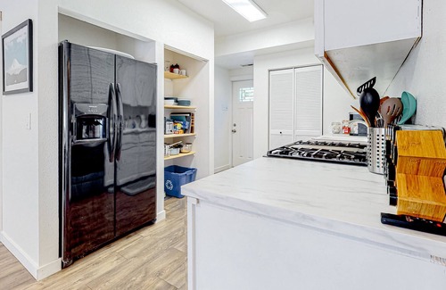 Union Hill-Novelty Hill House | Dog-friendly downstairs retreat with outdoor sauna, full kitchen, firepit, patio