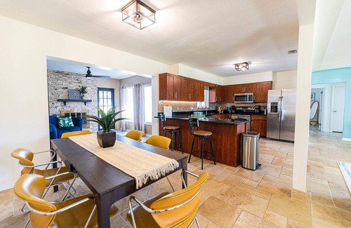 South Pinellas Community Council House | Dog Friendly fully fenced - 3 bed 2 bath home