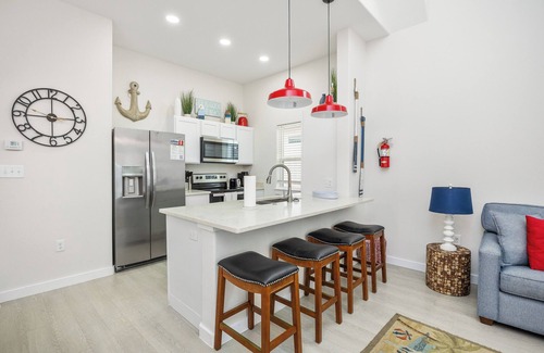 Corpus Christi House | Dog-Friendly Getaway with Fun Amenities, Just Steps from the Beach