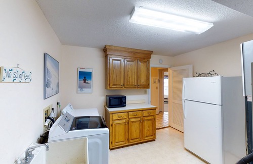 Sandbridge House | Dog-friendly home w/private pool, washer/dryer, central AC, patio, & deck