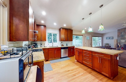 Rio Nido House | Dog-friendly home in the redwoods with hot tub & amazing deck - steps to river