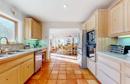 Valdez House | Dog-friendly home on 11 acres overlooking nt'l forest with fireplaces & patio