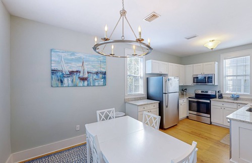 Port St. Joe Cottage | Dog-friendly home with hot tub - beach access one mile away