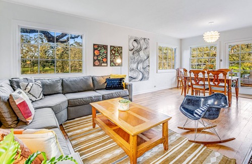 Santa Rosa House | Dog-friendly home with fast WiFi, firepit, patio