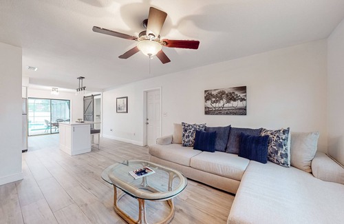 West Bradenton House | Dog-friendly home with private pool, patio, firepit, beach gear, AC, & W/D