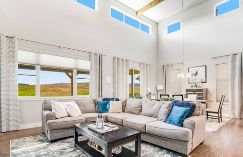 Grand Elk Ranch House | Dog-friendly Home with Fireplace & Deck - Near Skiing, Golf, & National Parks