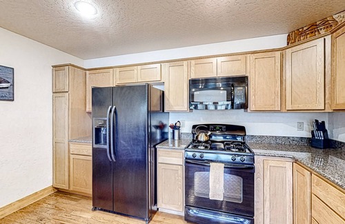 Dover House | Dog-friendly home with patio, grill, fireplace, streaming, washer/dryer & AC