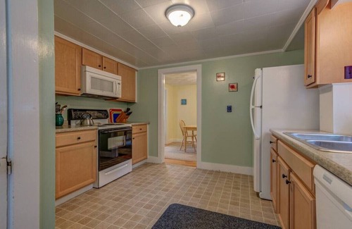 North Conway House | Dog Friendly Minutes to North Conway downtown